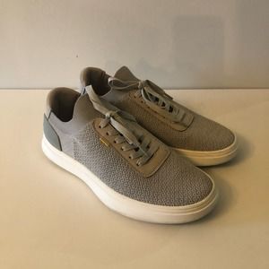 Casca Unisex Avro Round Toe Low Top Lace Up Sneakers | Men's 8 / Women's 10